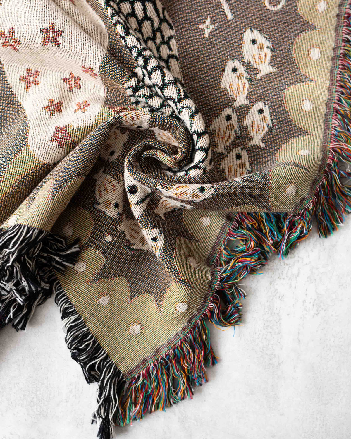 Mermaids Throw Blanket (Beige)