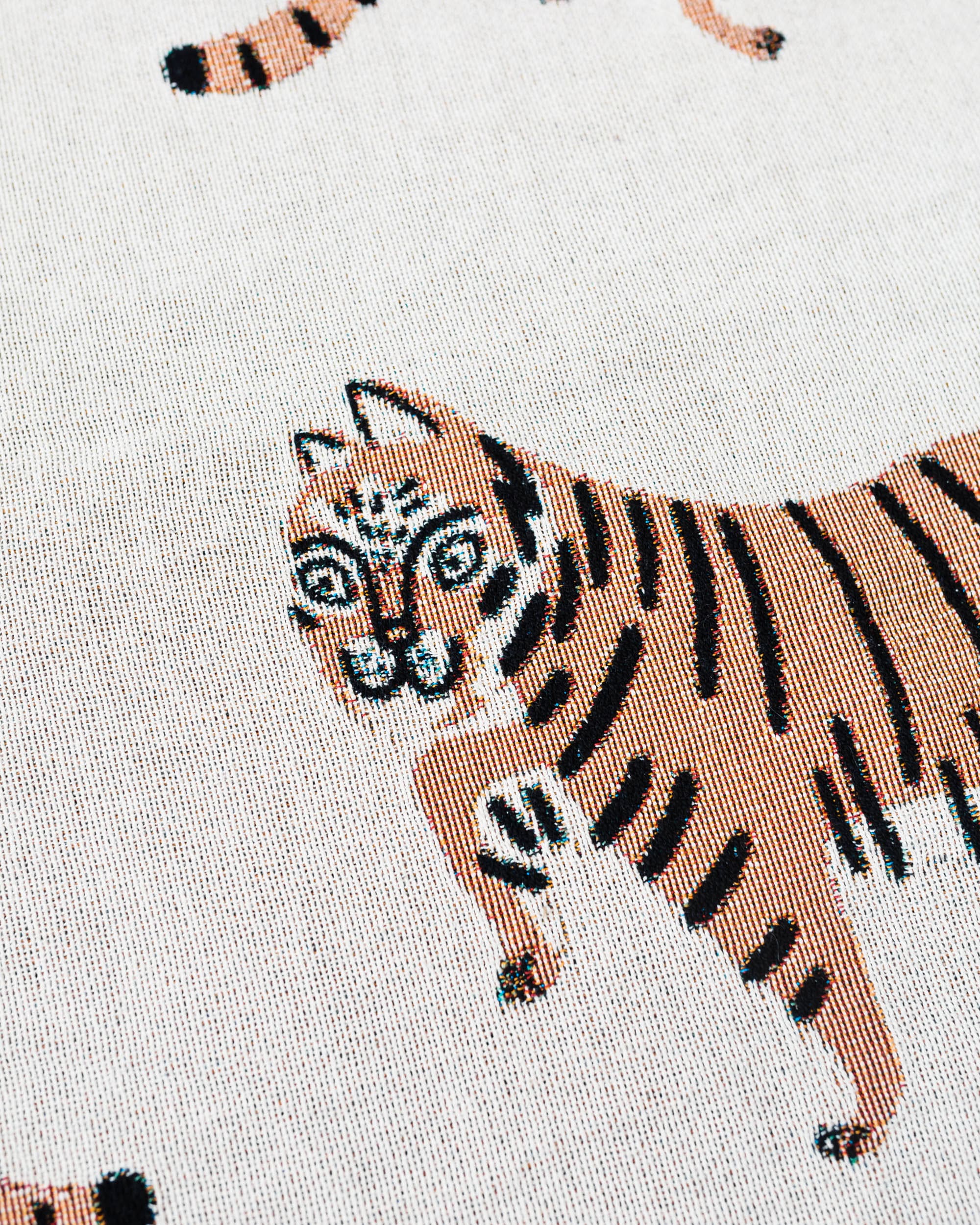 Tiger Throw Blanket (White)