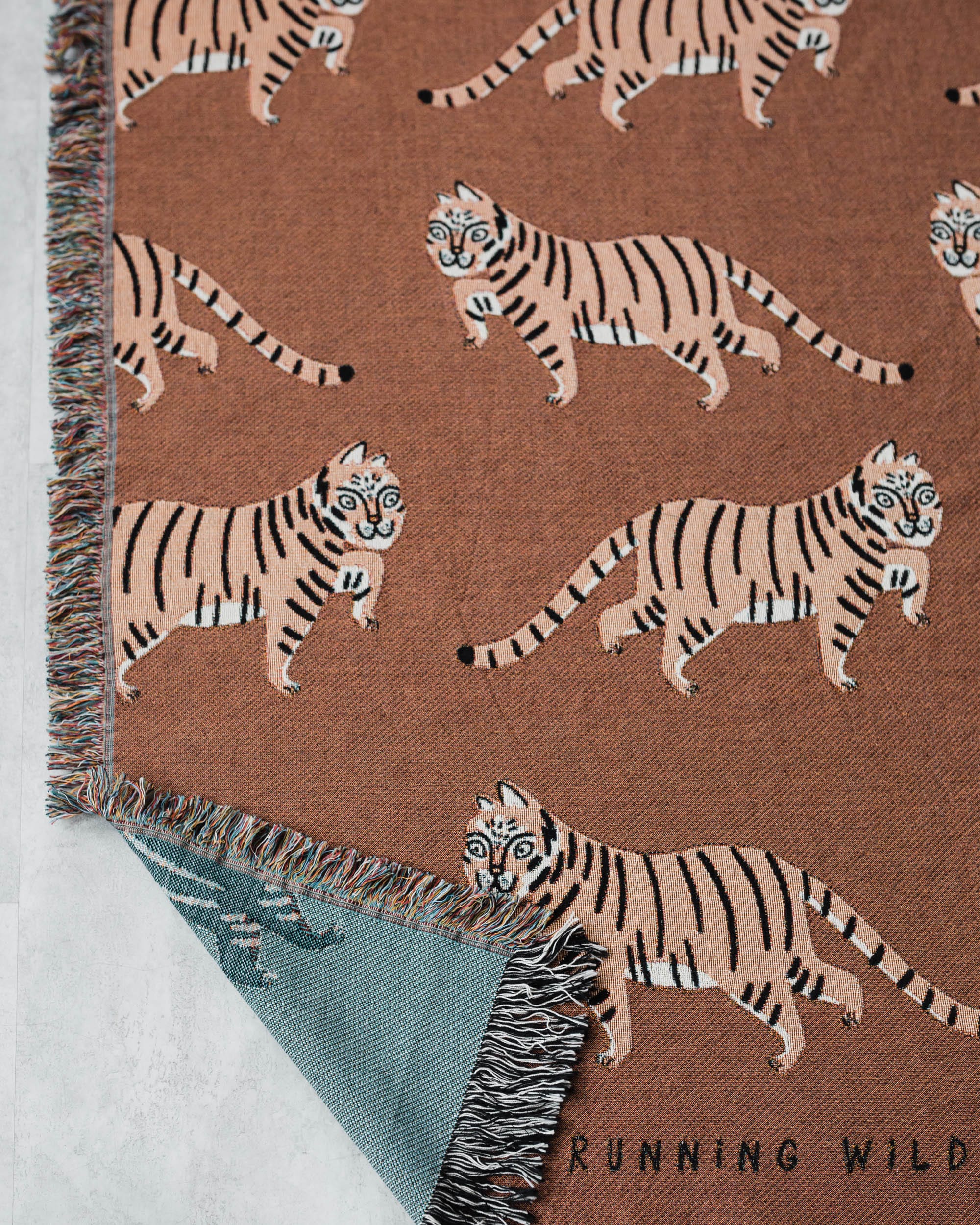 Tiger Throw Blanket (Brown)