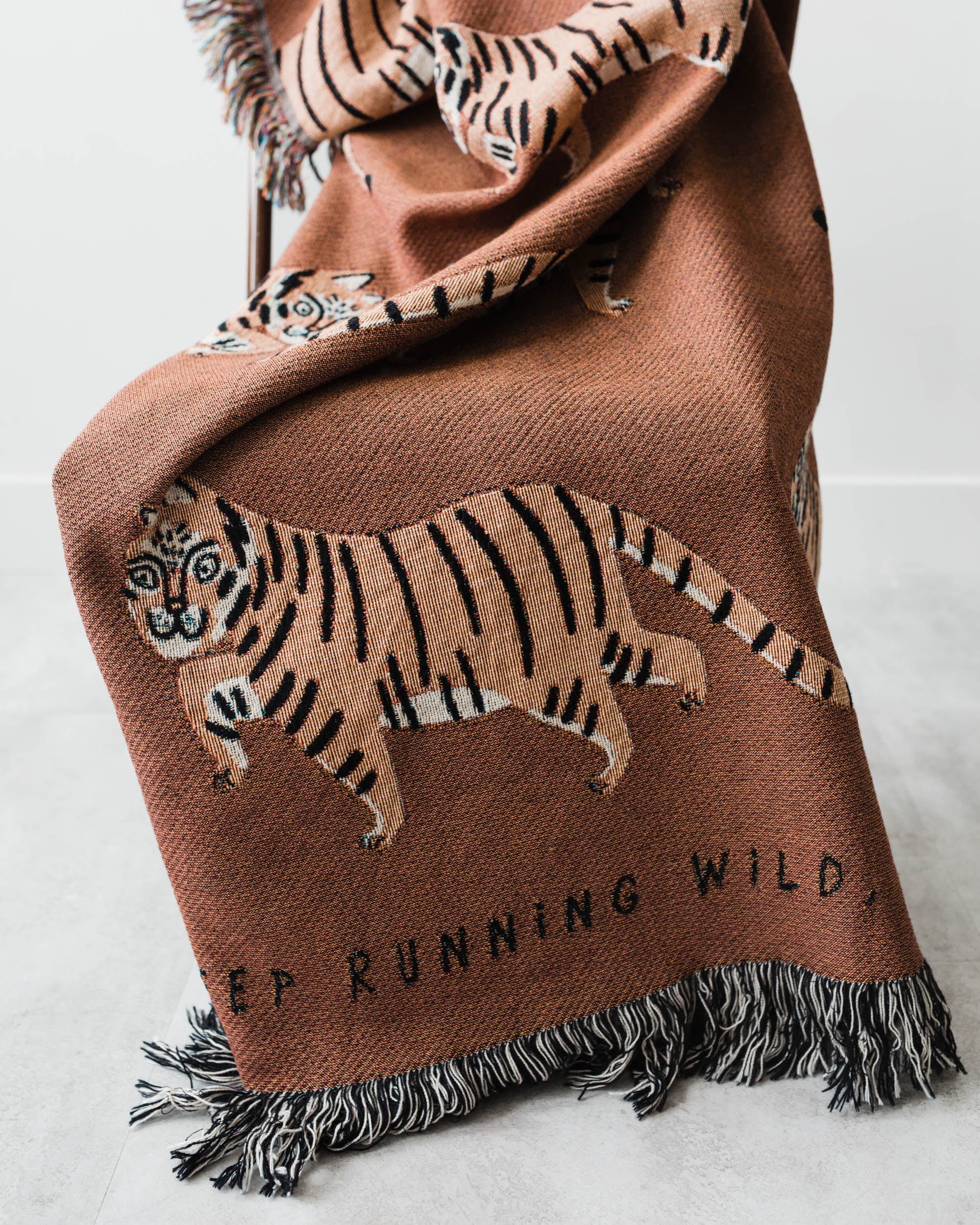 Tiger Throw Blanket (Brown)