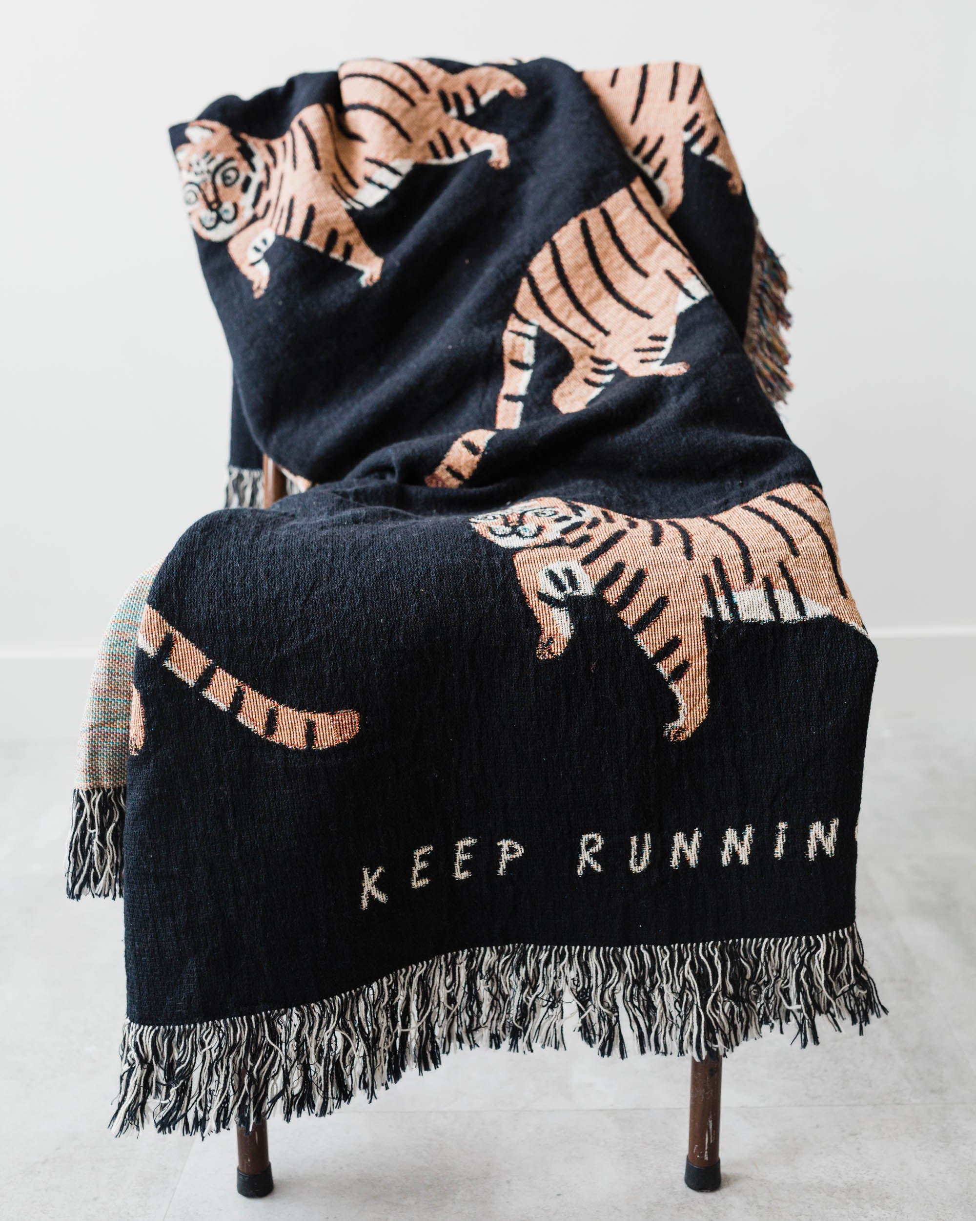 Tiger Throw Blanket (Black)