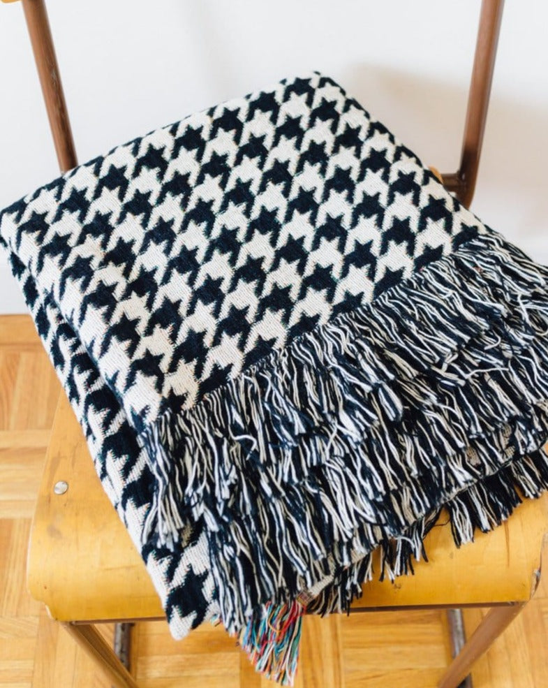 Houndstooth Woven Throw Blanket