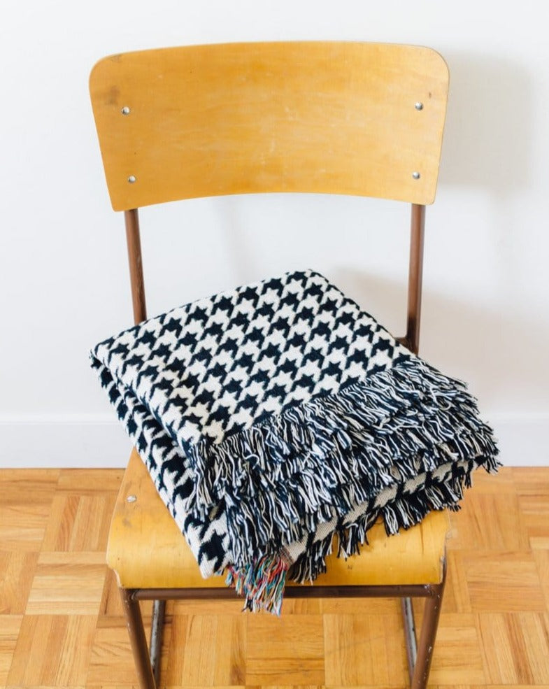 Houndstooth Woven Throw Blanket