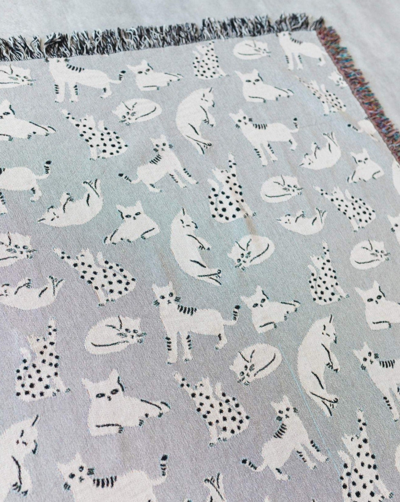 Grey Cats Throw Blanket: Woven Cotton Throw for Sofa, Cute & Funny Gift for Cat or Pet Lovers, Novelty Quirky Decor