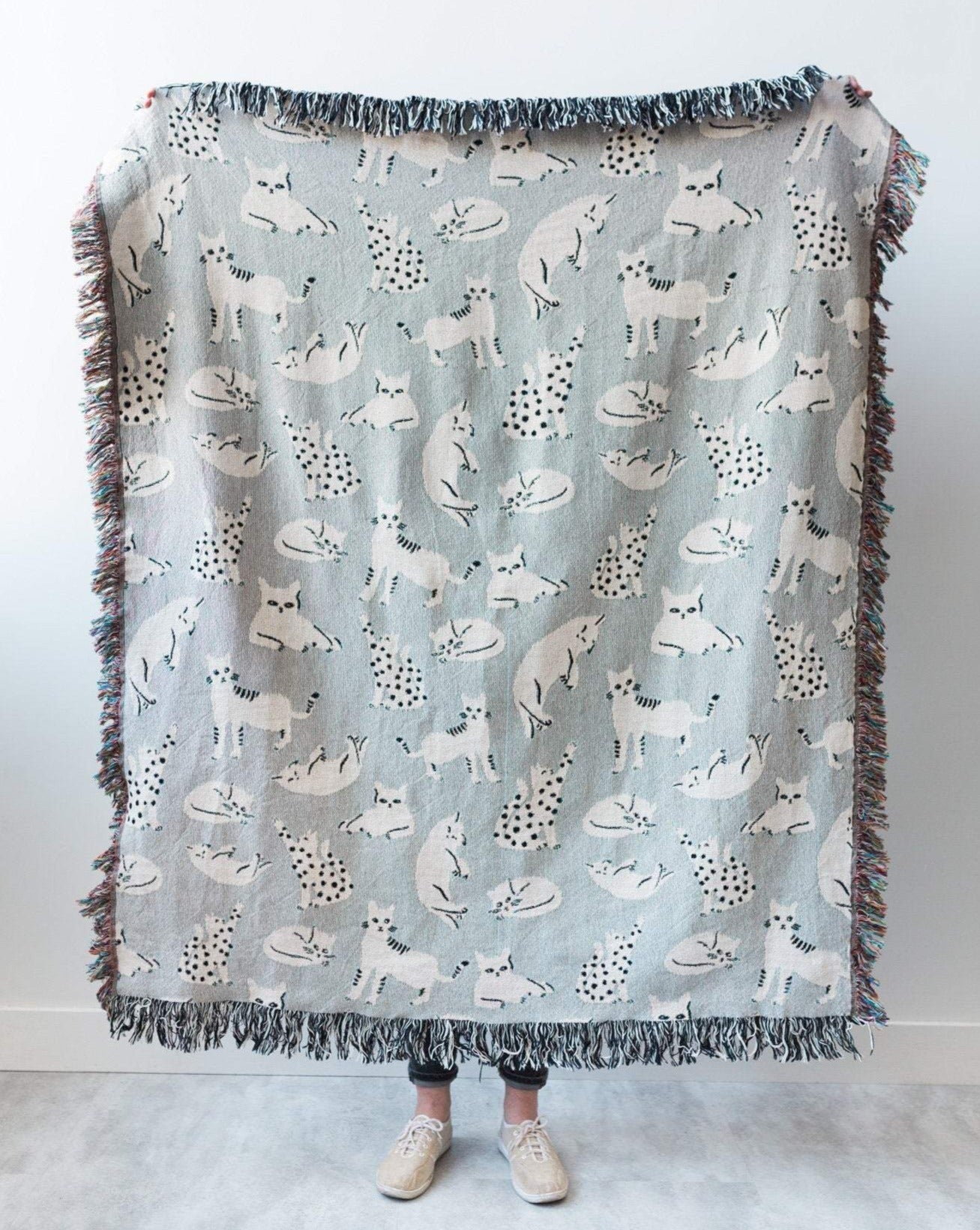 Grey Cats Throw Blanket: Woven Cotton Throw for Sofa, Cute & Funny Gift for Cat or Pet Lovers, Novelty Quirky Decor