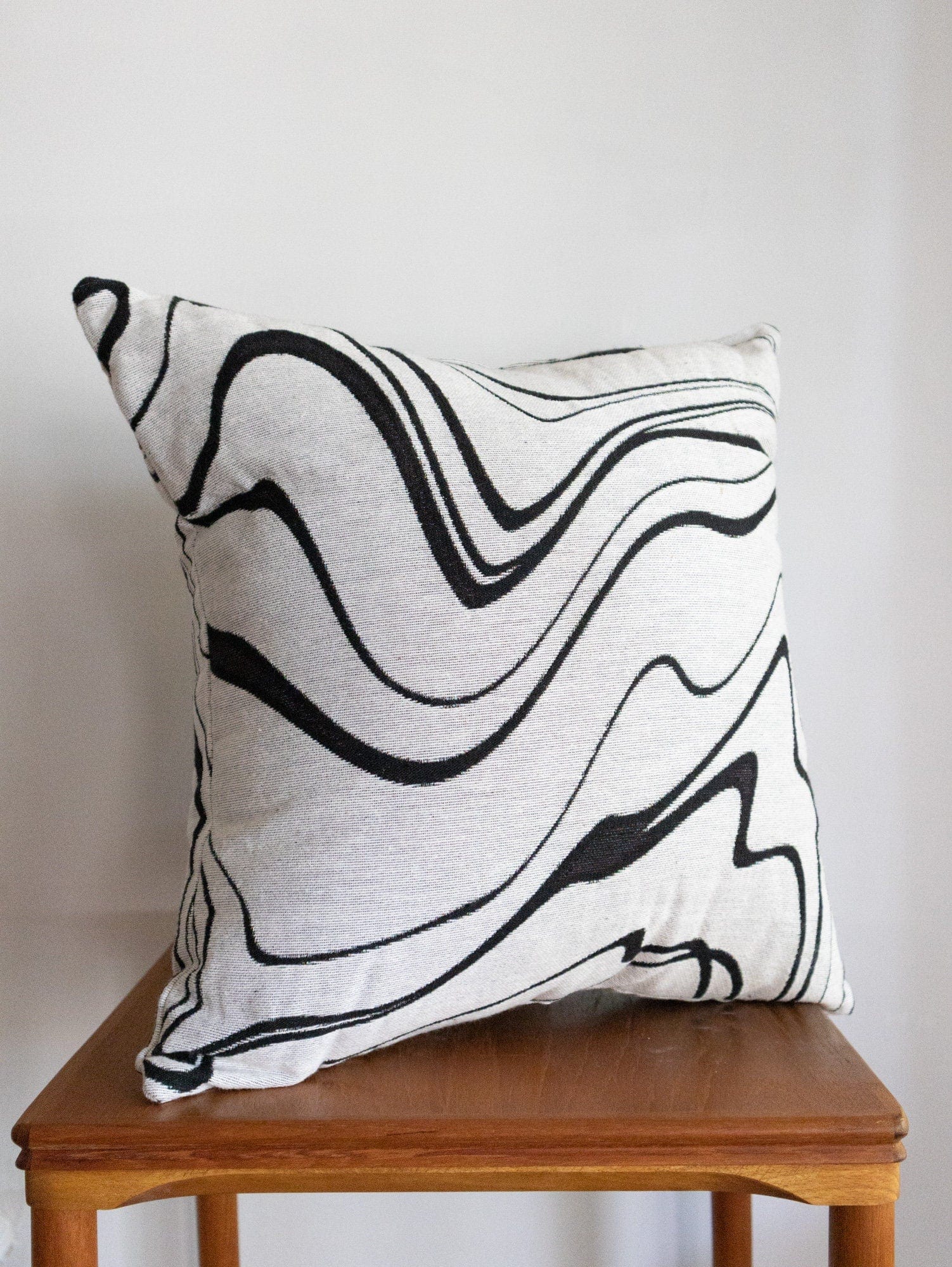 Marble Pillow: Black and White