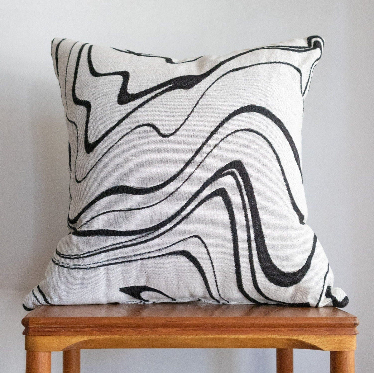 Marble Pillow: Black and White