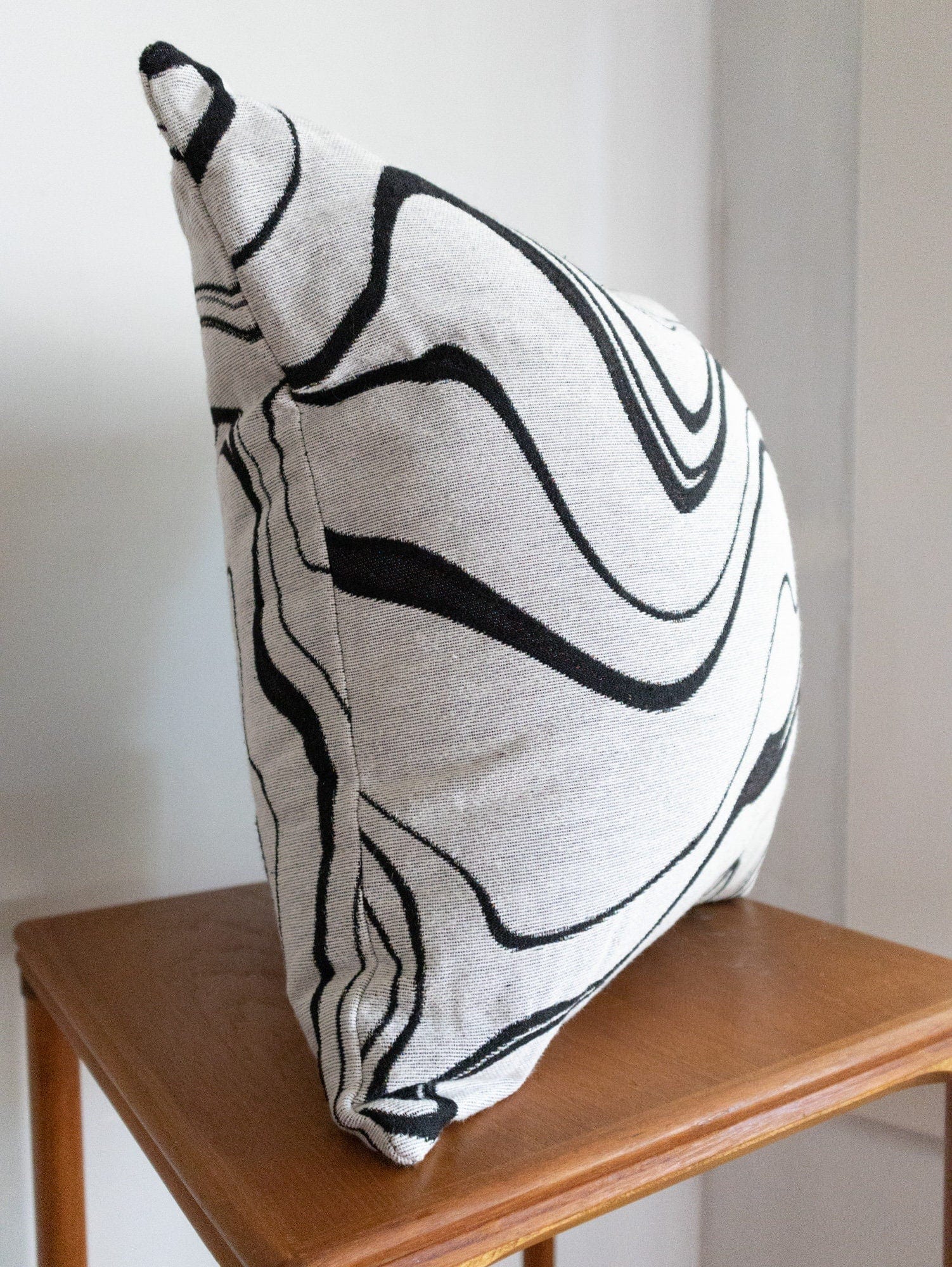 Marble Pillow: Black and White